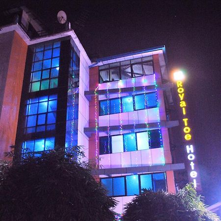 Royal Toe Hotel Yangon Exterior foto