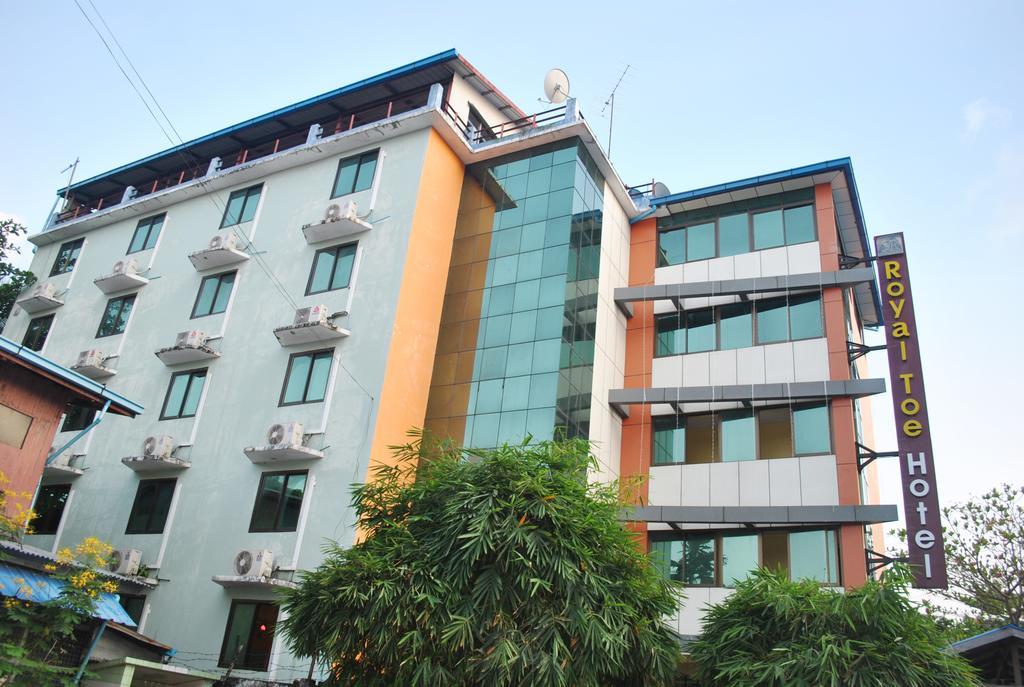 Royal Toe Hotel Yangon Exterior foto