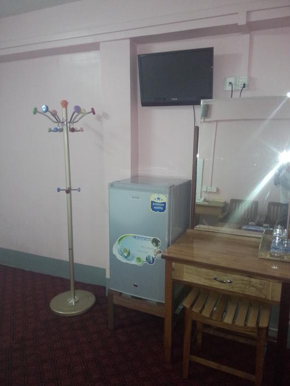 Royal Toe Hotel Yangon Exterior foto